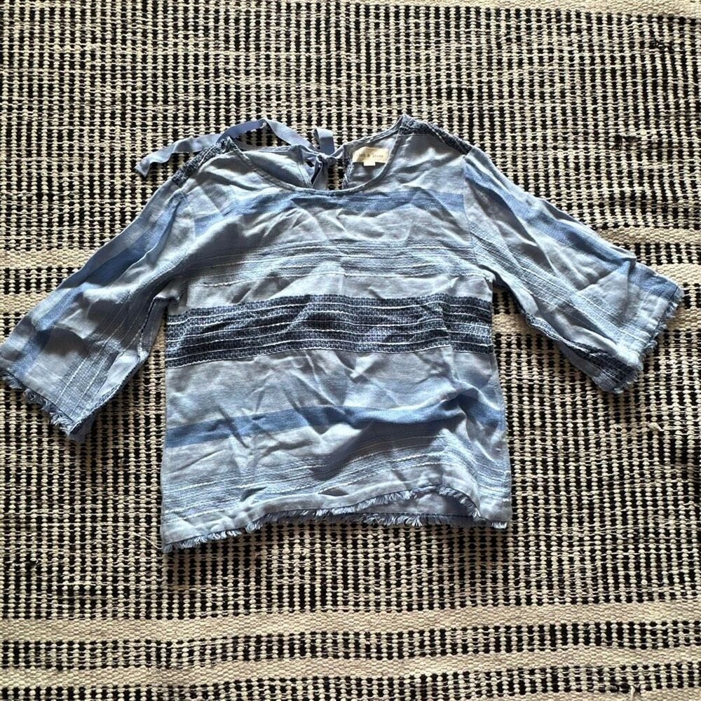 Cloth & Stone Size XS Blue 47% linen Blouse 3/4 sleeve